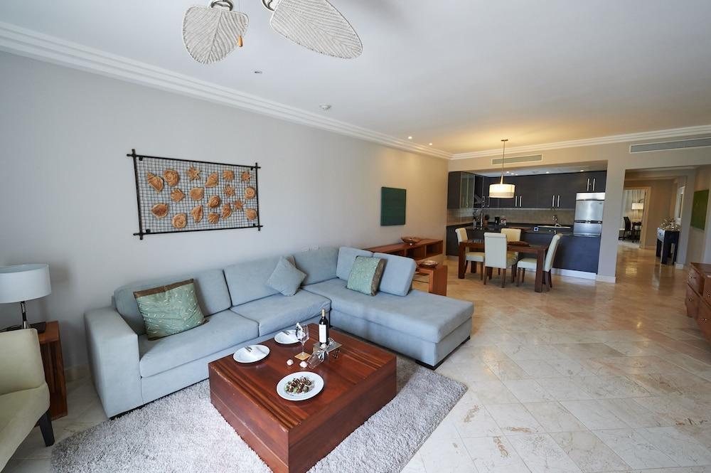 Ancora Cap Cana & Marina Suites Resort Пунта Кана Екстериор снимка
