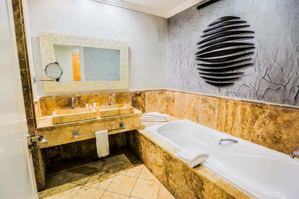 Ancora Cap Cana & Marina Suites Resort Пунта Кана Екстериор снимка